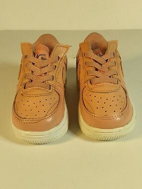 Nike Kids Peach/Tan Lace-Up Sneakers. Size 5c.